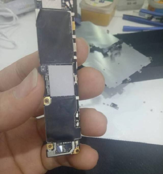 苹果手机版层漏电iphone主板漏电特征