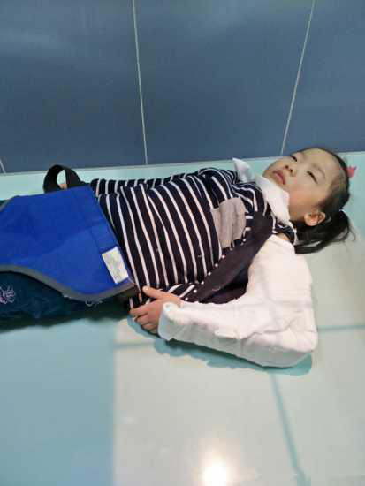 求助！女儿在清波红苹果幼儿园里摔断了手，视频却“被老鼠咬断了线”而失踪[-第5张图片-平心在线